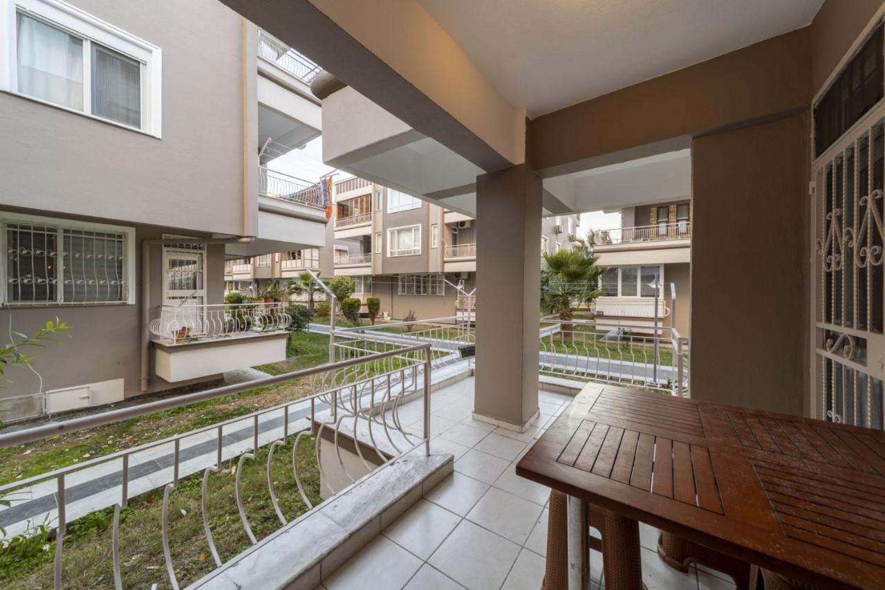 Vibrant Flat With Lovely Balcony In Muratpasa Antalya Kültér fotó